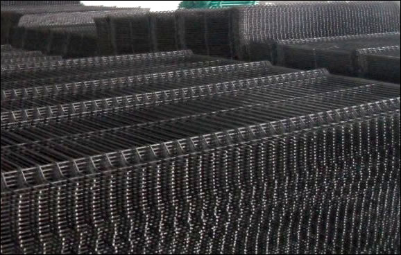 Black coated galvanized welded mesh fence