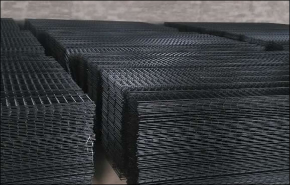 Black vinyl coated galvanized square mesh welded in 1/2 x 1/2